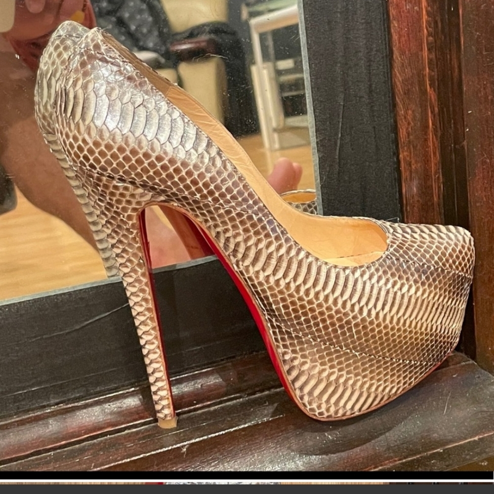 Christian Louboutin Paris